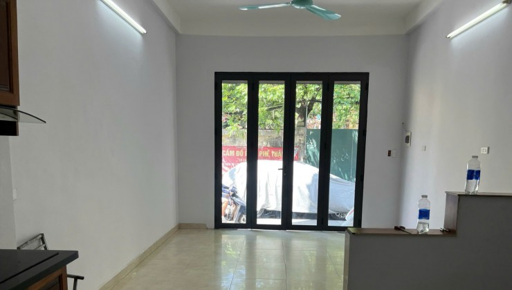 Cho thuê nhà nguyên căn ngõ ô tô Minh Khai 4 tầng, 3 ngủ, 12 Triệu vào ngay (Chùa Hưng Ký)